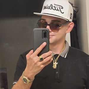 Meet your Posher, Taylor